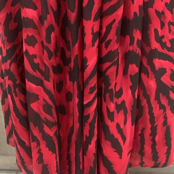 White House Black Market Red & Black Leopard Print Strapless Dress Womens Size 2 - Picture 3 of 9